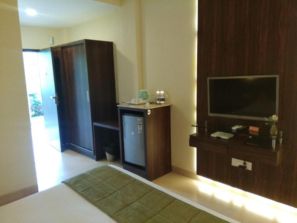 Meritas Seawind Beach Resort, Srīvardhan מראה חיצוני תמונה