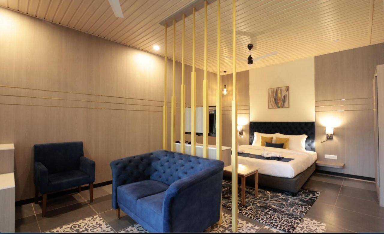 Meritas Seawind Beach Resort, Srīvardhan מראה חיצוני תמונה