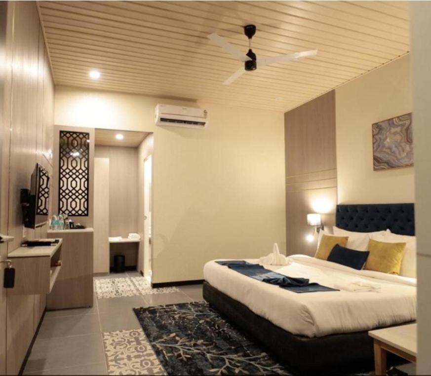 Meritas Seawind Beach Resort, Srīvardhan מראה חיצוני תמונה